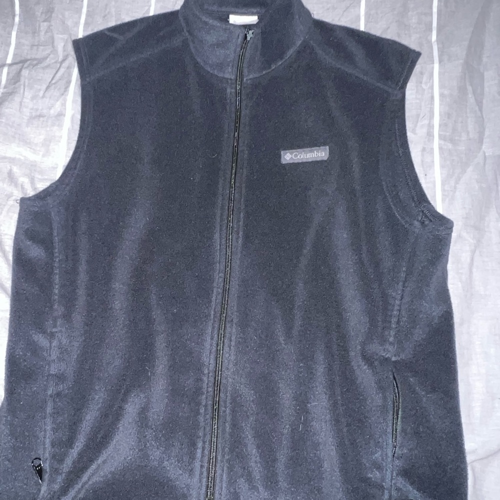 Mens Columbia vest size LARGE